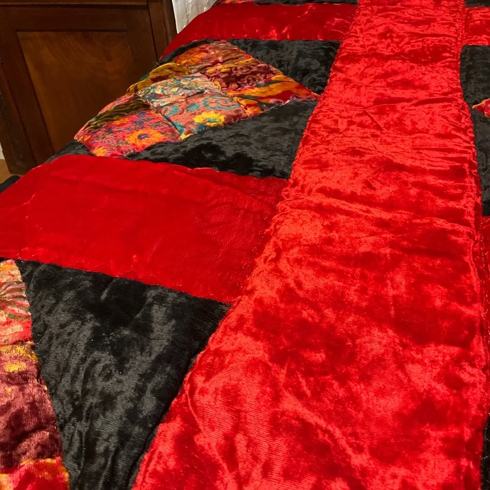 vtg HANDMADE Velvet Quilt Patchwork FLAWED Red Black